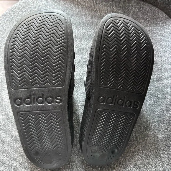 Adidas Adilette Shower K Black and White Slides - Picture 2 of 3
